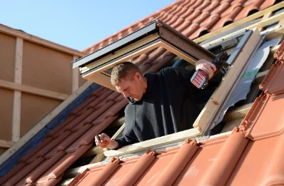 Pose de fenêtres de toit Velux à Escoire